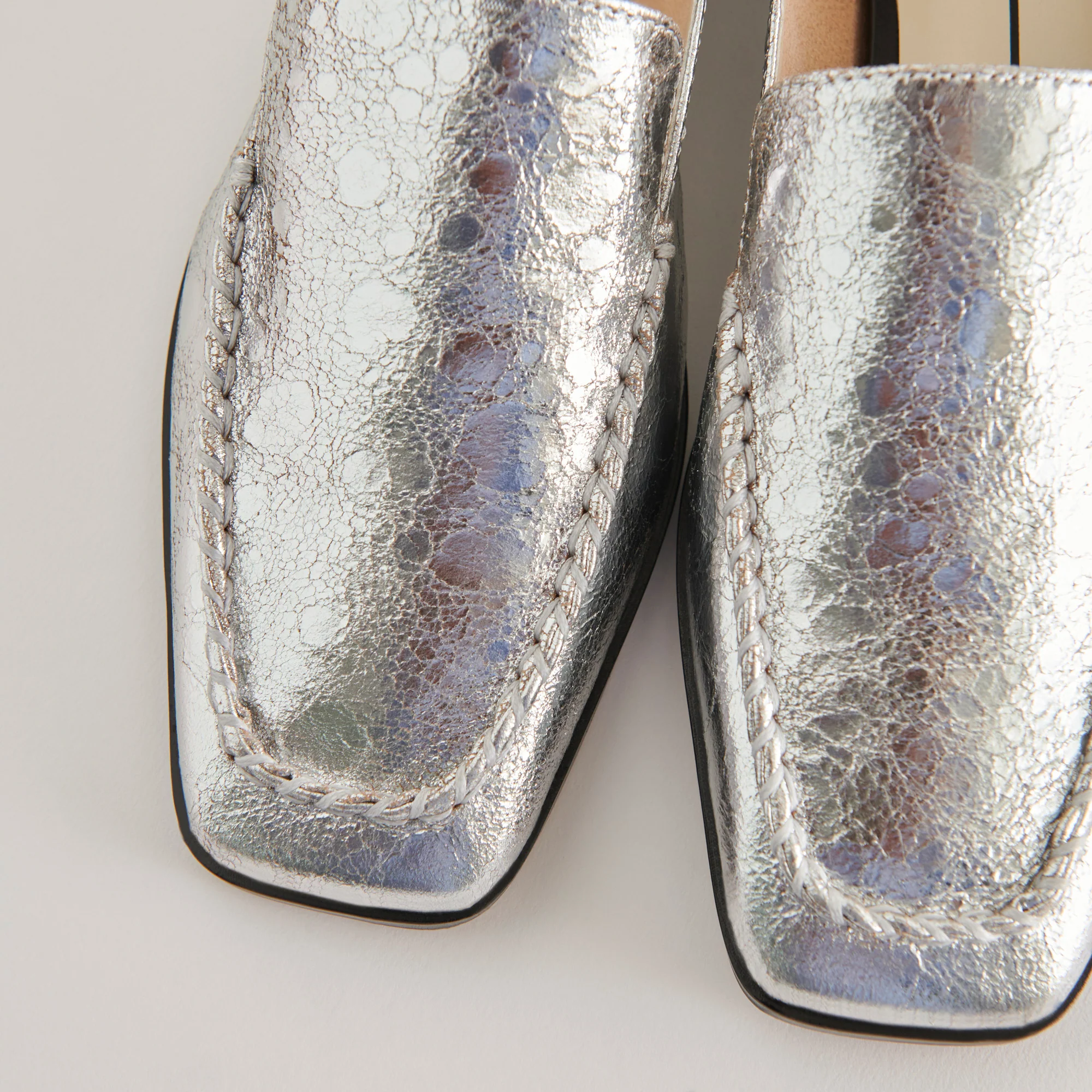BENY FLATS SILVER DISTRESSED LEATHER - Image 7