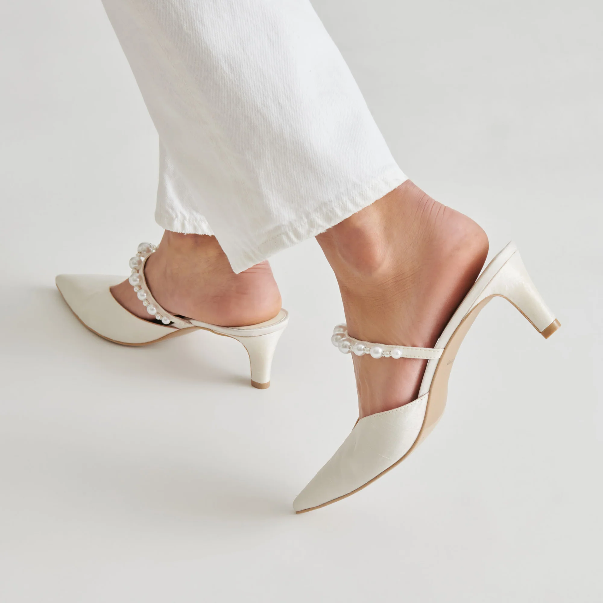 KANIKA PEARL MID HEELS VANILLA PEARLS - Image 10
