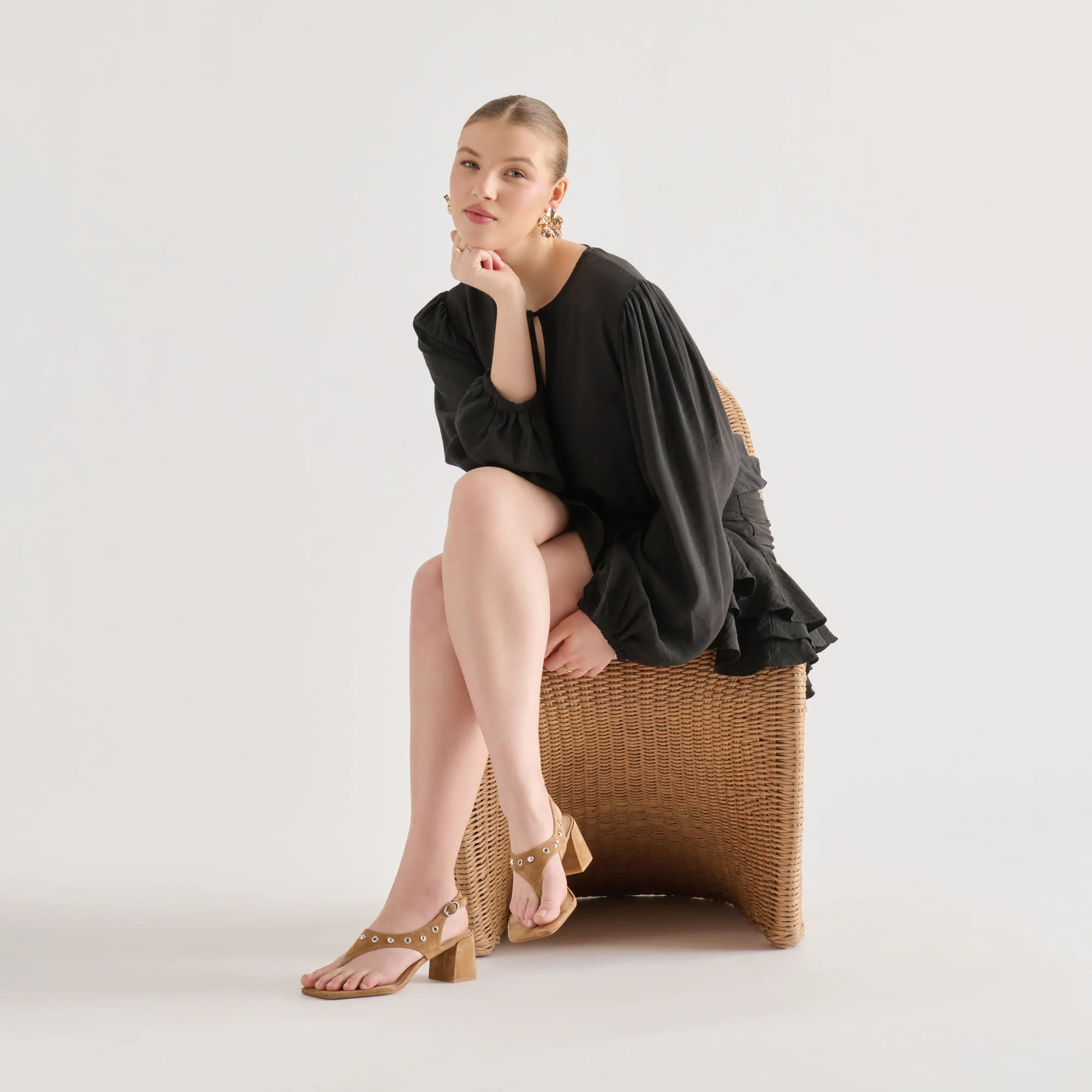 YVES STUD HEELS LT BROWN SUEDE - Image 4